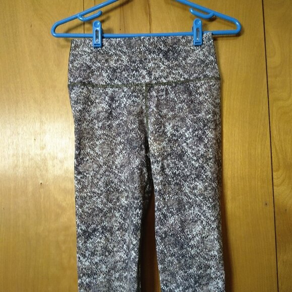 Fabletics Powerhold Women's Small High Waisted Geometric Patterned Leggings - Picture 2 of 5